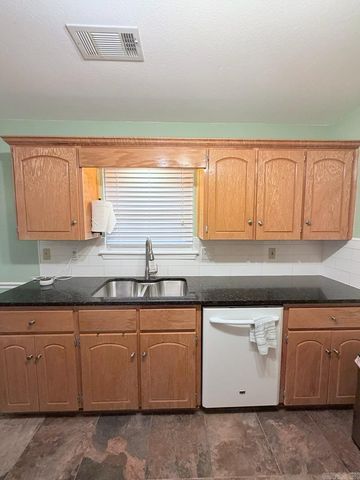 1512 Noah Court, Jacksonville, AR 72076