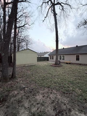1512 Noah Court, Jacksonville, AR 72076