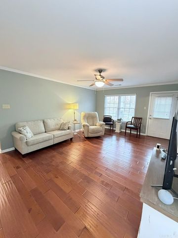 1512 Noah Court, Jacksonville, AR 72076