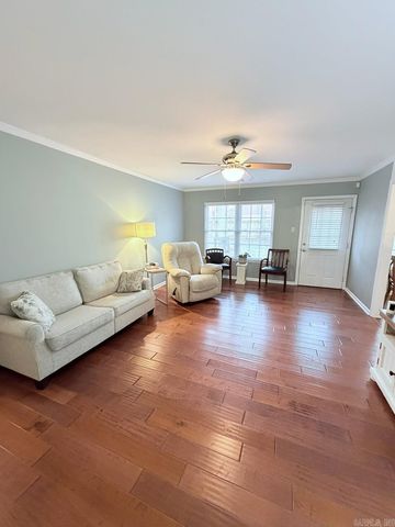 1512 Noah Court, Jacksonville, AR 72076