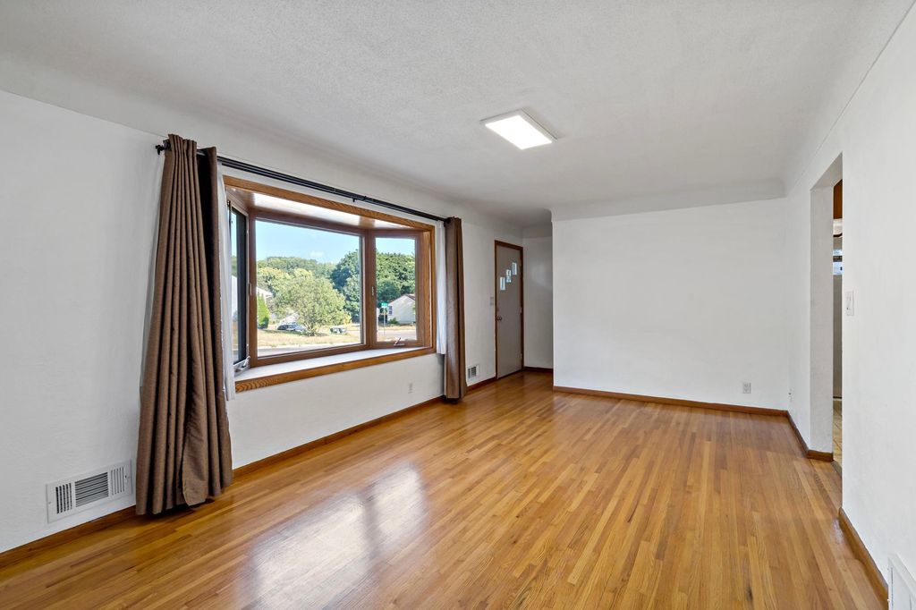 407 12th Avenue S, South Saint Paul, MN 55075 — photo 4