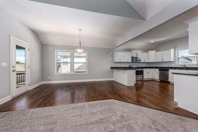1675 N 156th Street, Basehor, KS 66007