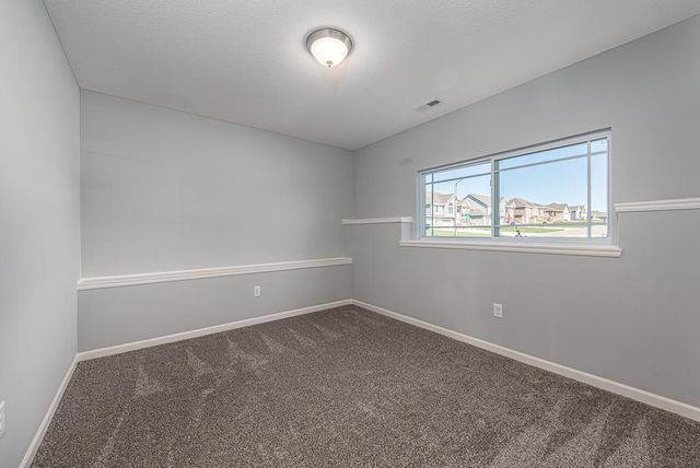 1675 N 156th Street, Basehor, KS 66007