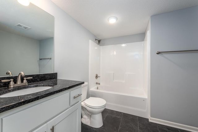 1675 N 156th Street, Basehor, KS 66007