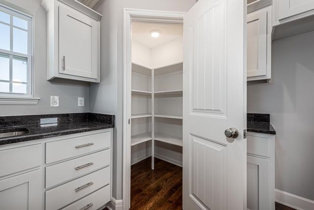 1675 N 156th Street, Basehor, KS 66007