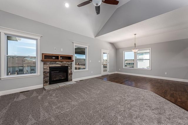 1675 N 156th Street, Basehor, KS 66007