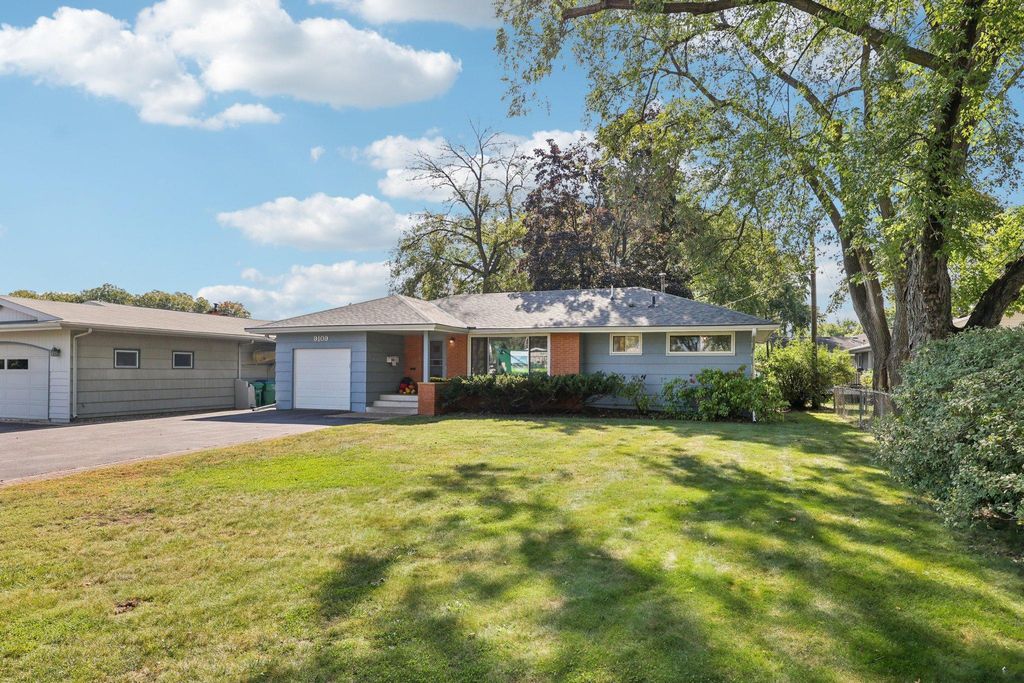 9109 W 22nd Street, Saint Louis Park, MN 55426