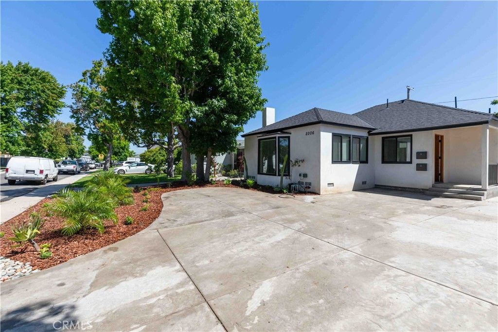 8006 Glider Avenue, Los Angeles, CA 90045