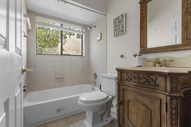 12 Via De Casas Sur 203, Boynton Beach, FL 33426