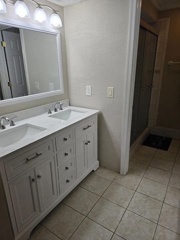12 Via De Casas Sur 203, Boynton Beach, FL 33426