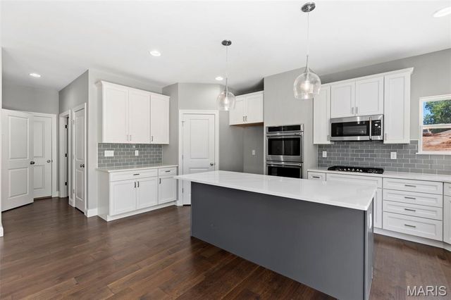 2 Pin Oak at Estates at Valley View Farms, Union, MO 63084