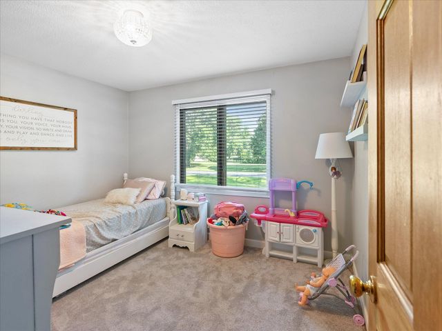 19720 Jackie Lane, Rogers, MN 55374