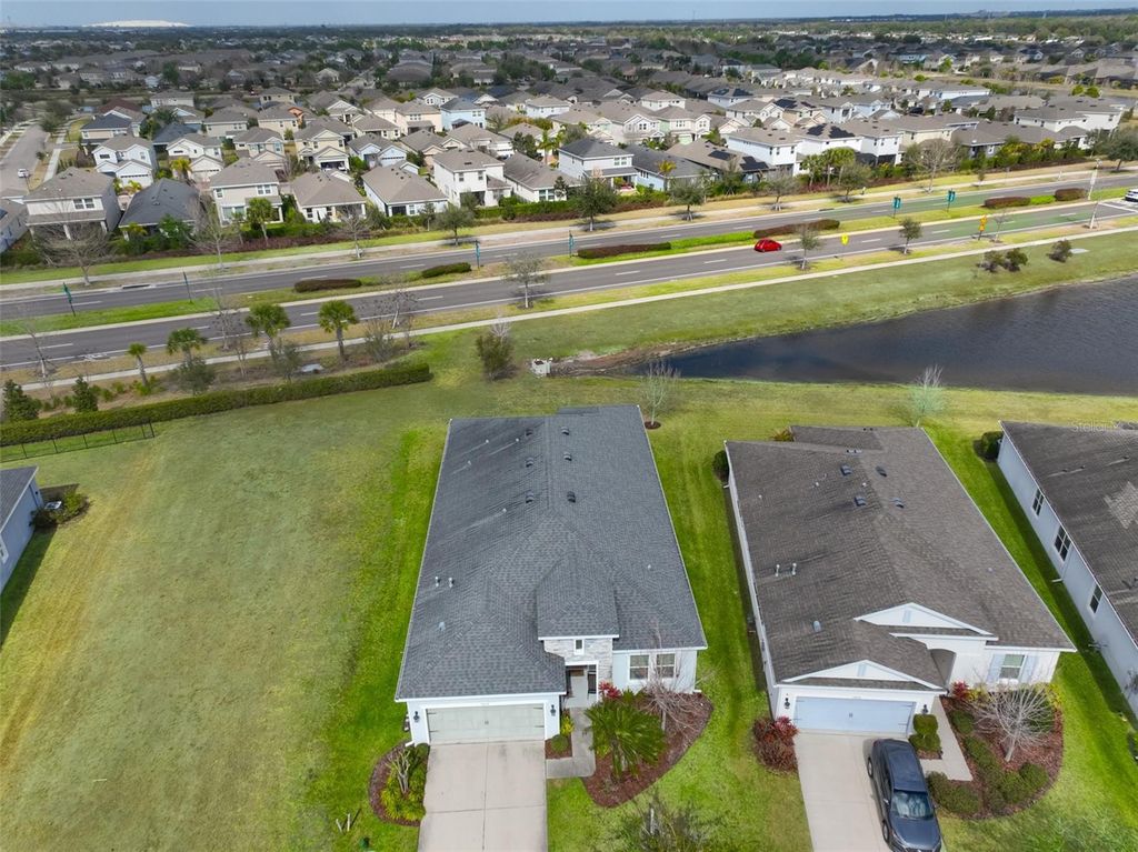 Image 5 of property listing at 5418 SILVER SUN DRIVE, Apollo Beach, FL 33572