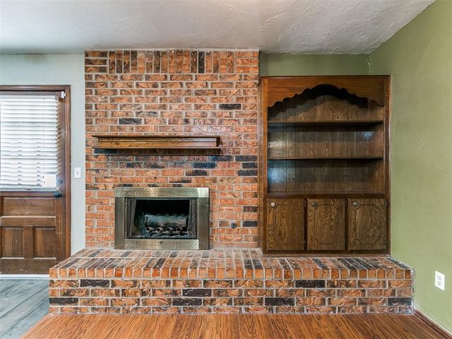 1506 Glenwood Drive, Moore, OK 73160