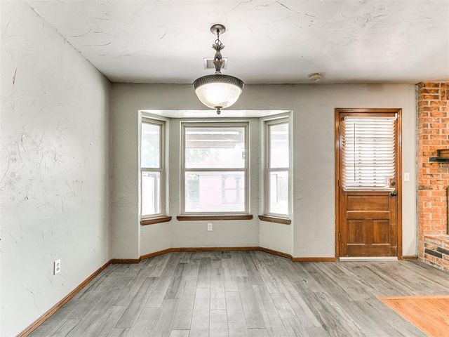 1506 Glenwood Drive, Moore, OK 73160