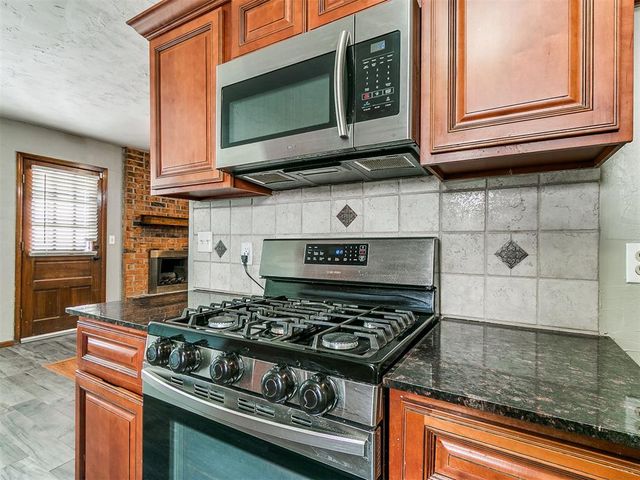 1506 Glenwood Drive, Moore, OK 73160