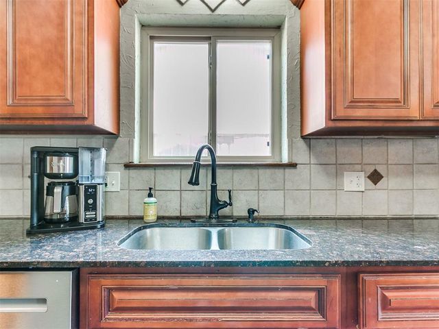 1506 Glenwood Drive, Moore, OK 73160