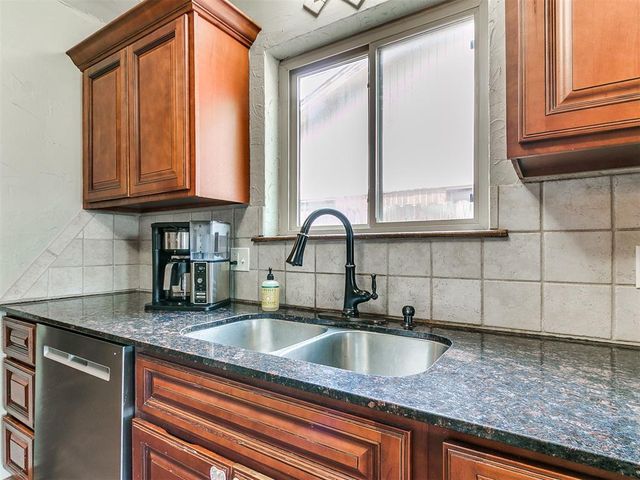 1506 Glenwood Drive, Moore, OK 73160