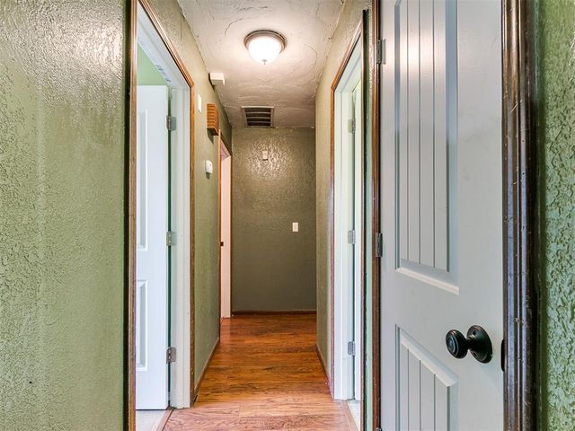 1506 Glenwood Drive, Moore, OK 73160