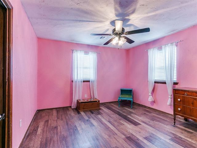 1506 Glenwood Drive, Moore, OK 73160