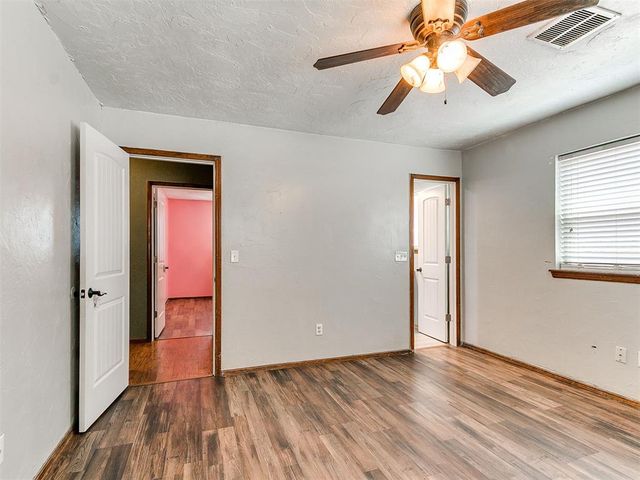 1506 Glenwood Drive, Moore, OK 73160