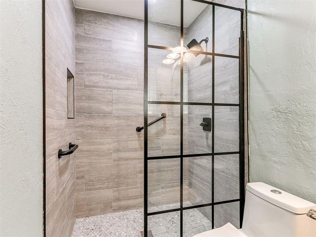1506 Glenwood Drive, Moore, OK 73160