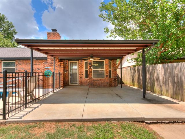 1506 Glenwood Drive, Moore, OK 73160
