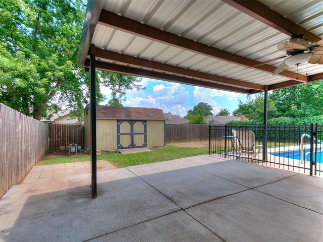 1506 Glenwood Drive, Moore, OK 73160