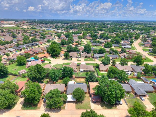 1506 Glenwood Drive, Moore, OK 73160