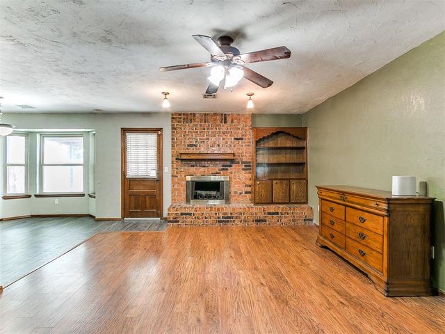 1506 Glenwood Drive, Moore, OK 73160