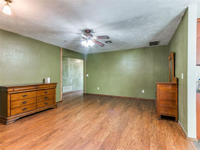 1506 Glenwood Drive, Moore, OK 73160