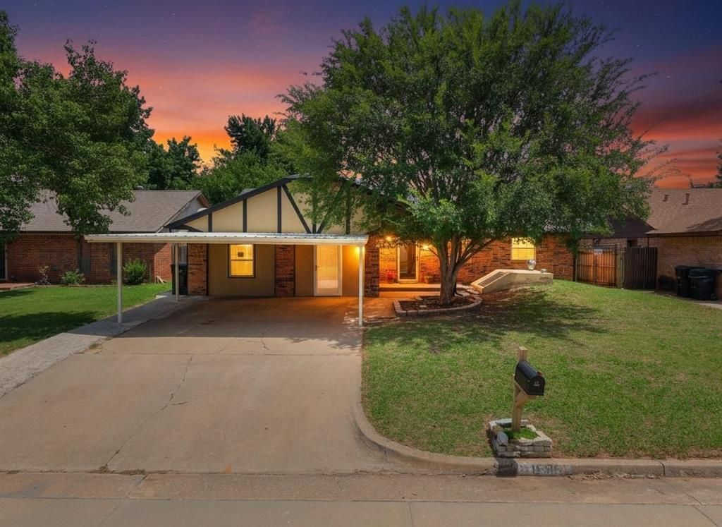 1506 Glenwood Drive, Moore, OK 73160