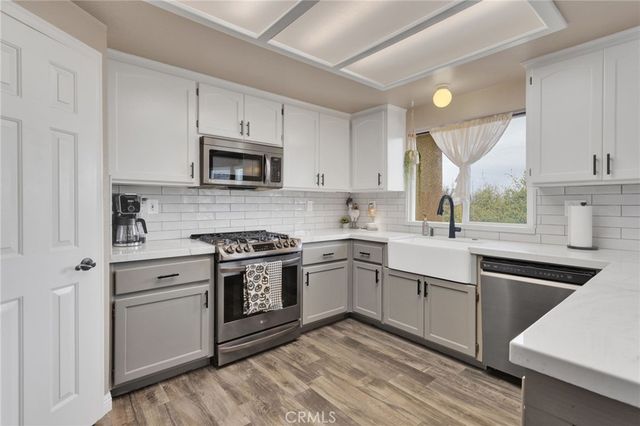 6297 Coleridge, Oak Hills, CA 92344