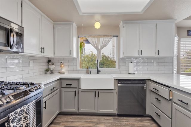 6297 Coleridge, Oak Hills, CA 92344