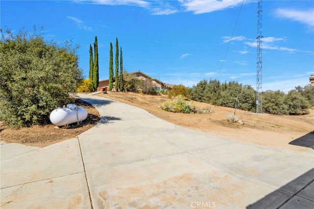 6297 Coleridge, Oak Hills, CA 92344