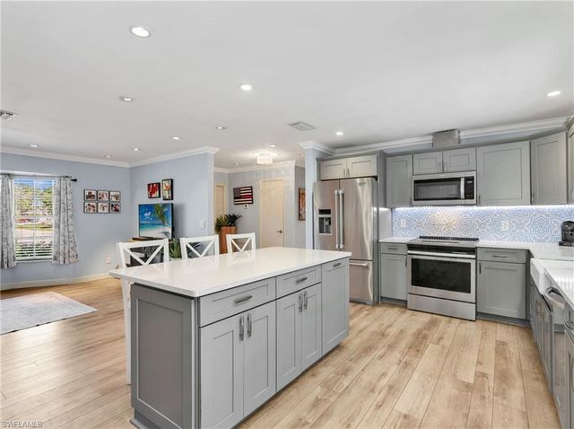 3523 Santiago WAY, Naples, FL 34105