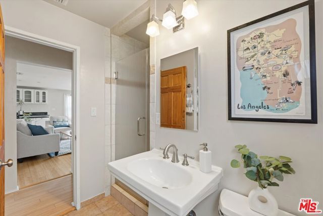 5835 Ernest Avenue, Los Angeles, CA 90034
