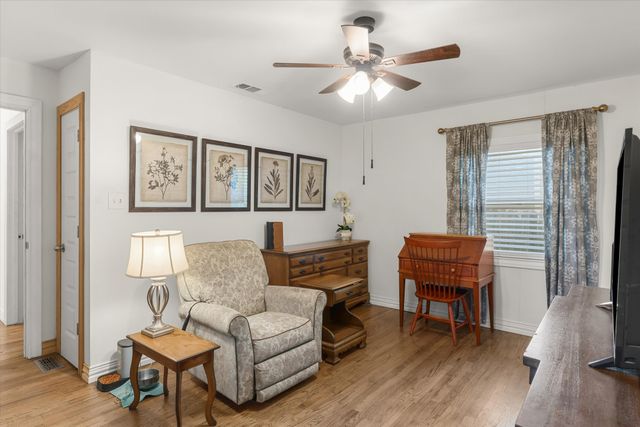 603 N 4th Street, Wills Point, TX 75169