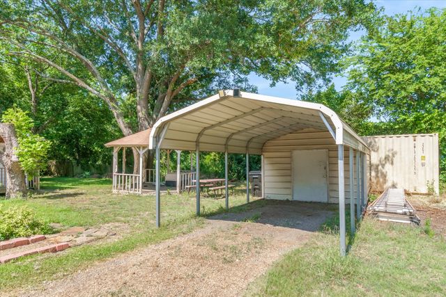 603 N 4th Street, Wills Point, TX 75169