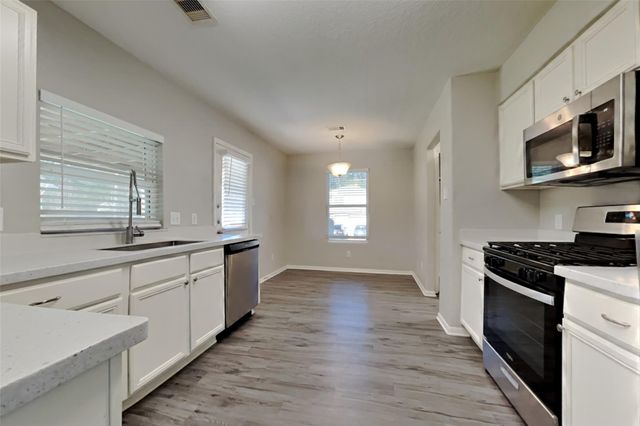 16730 N Bob White Drive, Conroe, TX 77385