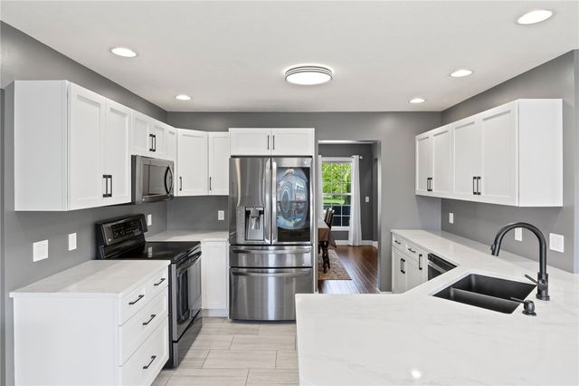 1030 Whistlers Cove Lane, Greece, NY 14612