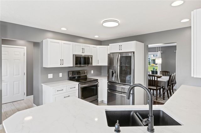 1030 Whistlers Cove Lane, Greece, NY 14612