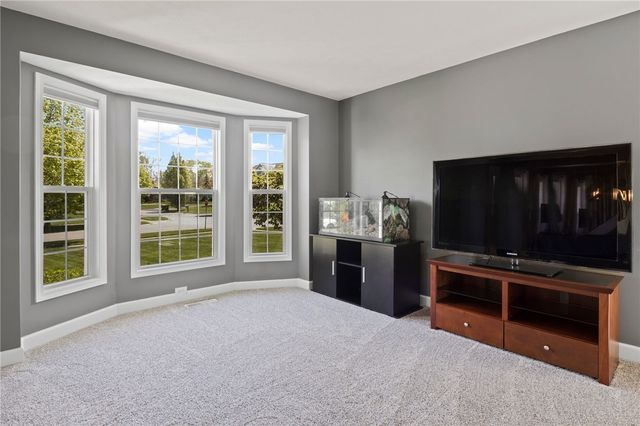 1030 Whistlers Cove Lane, Greece, NY 14612