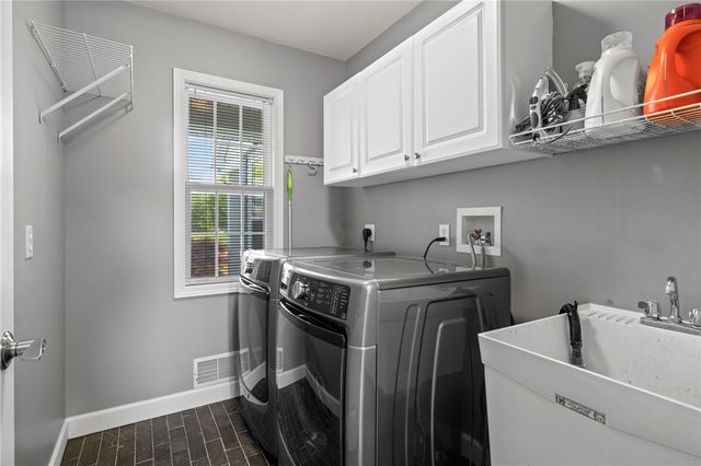 1030 Whistlers Cove Lane, Greece, NY 14612