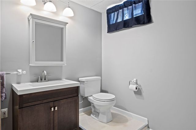 1030 Whistlers Cove Lane, Greece, NY 14612
