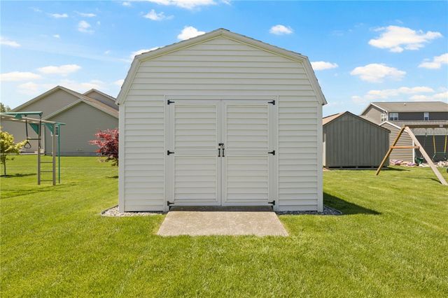 1030 Whistlers Cove Lane, Greece, NY 14612