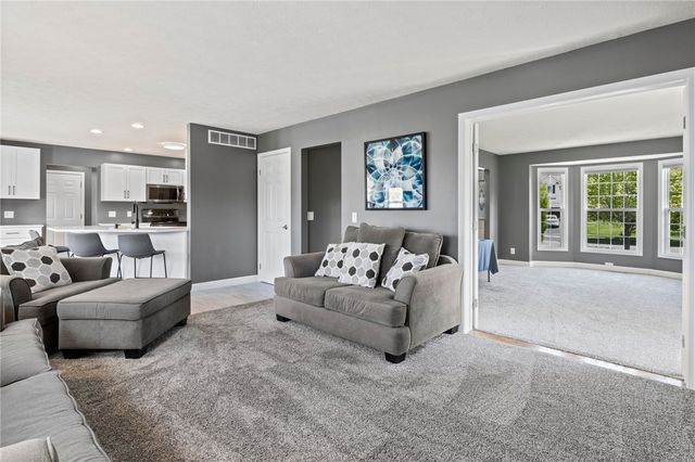 1030 Whistlers Cove Lane, Greece, NY 14612