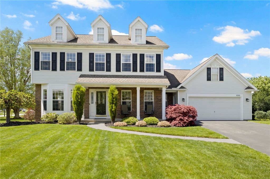 1030 Whistlers Cove Lane, Greece, NY 14612