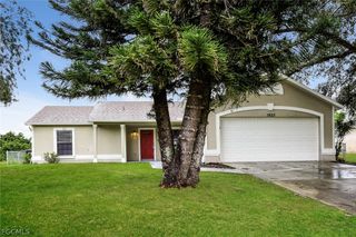 1923 NE 27th TER, Cape Coral, FL 33909