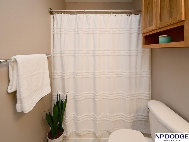 15459 Mormon Circle, Bennington, NE 68007